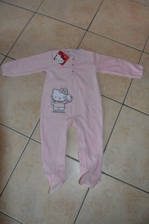 Pyjama neuf avec étiquette !! 5€